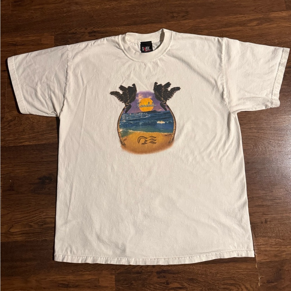 Honolulu white 90s tee